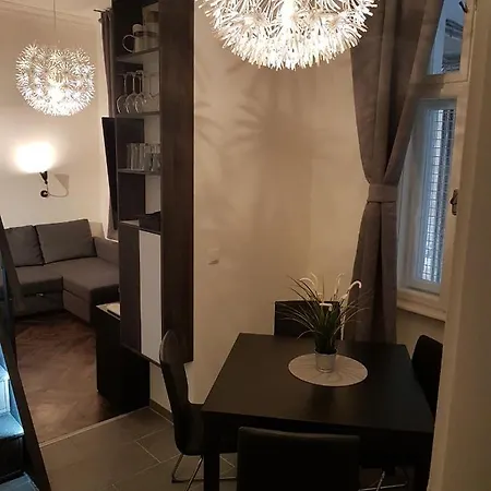 Balkan-inn Parlament Lux