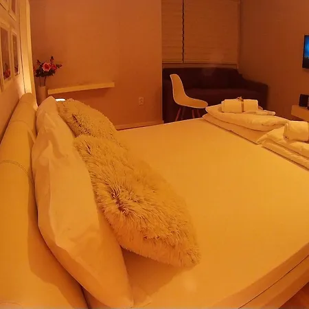 Balkan-inn Parlament Lux *