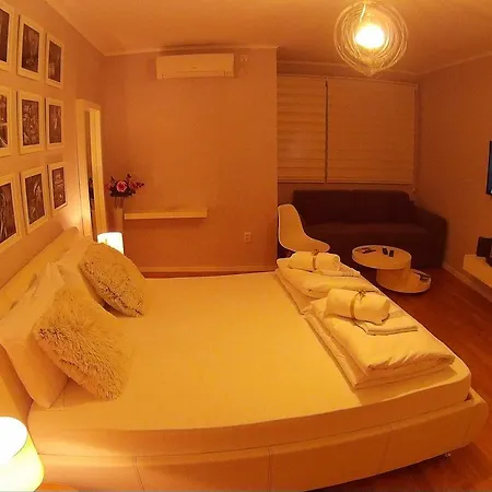 Balkan-inn Parlament Lux Daire *